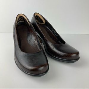 Dansko Remy embossed pump